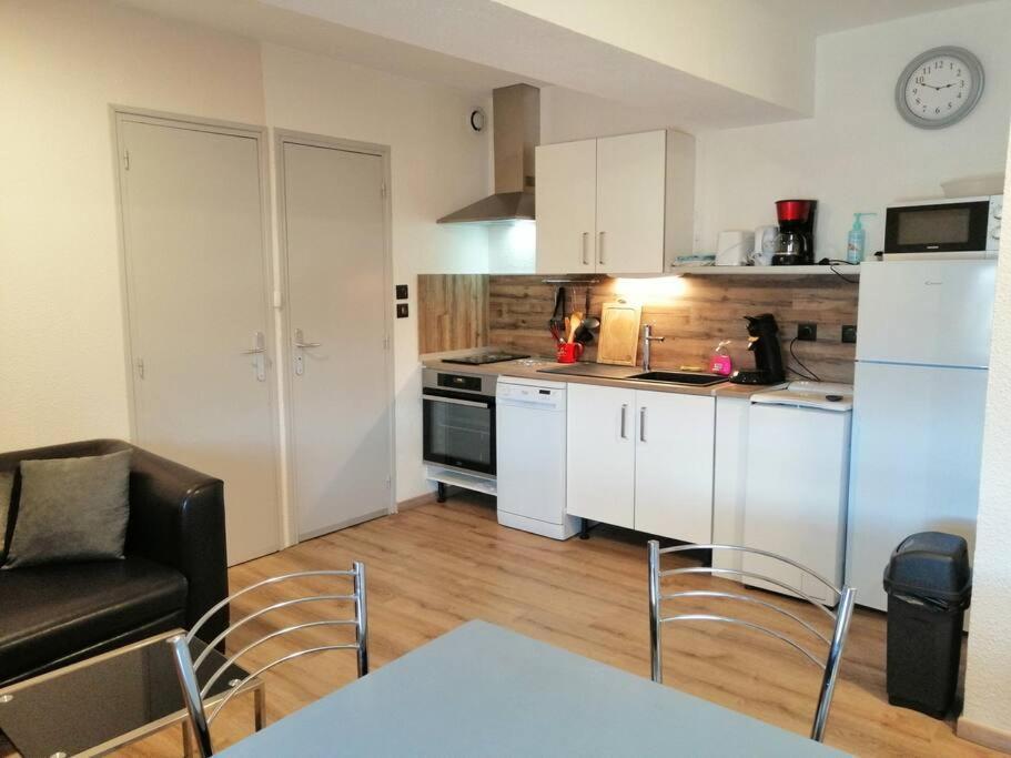 Joyeuse, Superbe Appartement D'Environs 30M2. Bagian luar foto